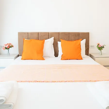 Soni Luxury 1286 Plaza With Private Parking & Self Check-in 布加勒斯特