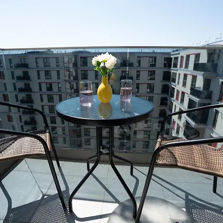 Soni Luxury 1286 Plaza With Private Parking & Self Check-in * 布加勒斯特