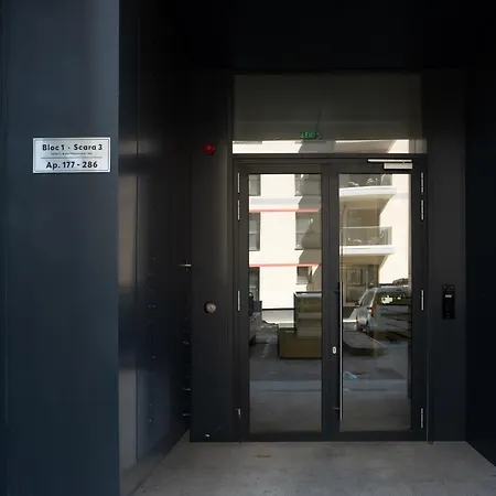 Soni Luxury 1286 Plaza With Private Parking & Self Check-in 公寓 布加勒斯特