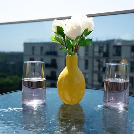 Daire Soni Luxury 1286 Plaza With Private Parking & Self Check-in Bükreş